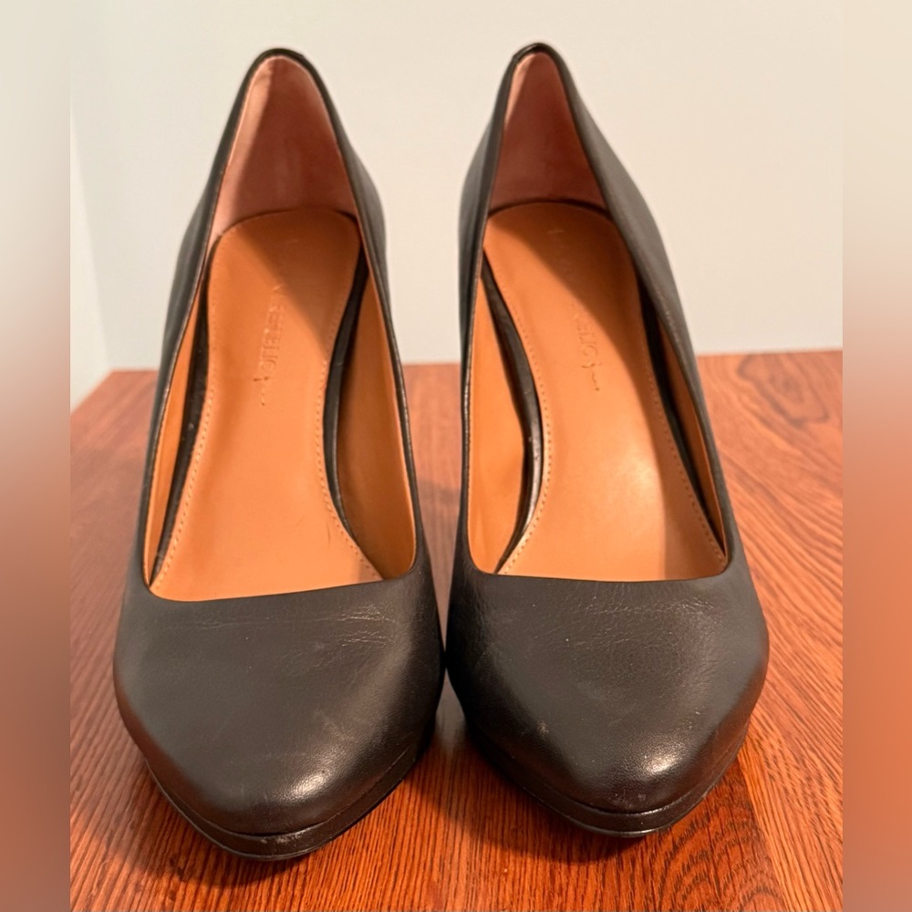 Banana Republic High Heels  Size 8-1/2